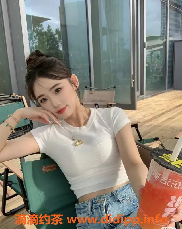 杭州楼凤资源信息,温柔美女夏沫，168cm 90斤，陪浴调情服务