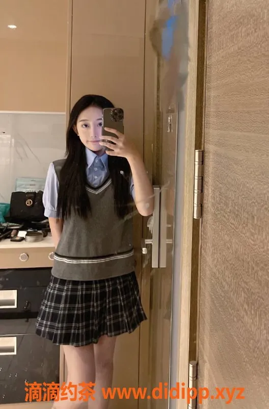 杭州上门服务-希希：清纯网红女友，身高168，胸围C，服务多样