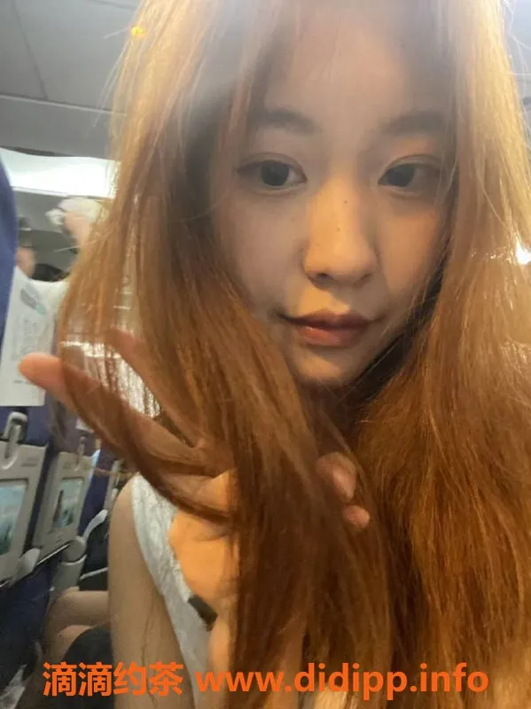 深圳楼凤资源信息,深圳龙华糖糖，陪浴舌吻，价格988起