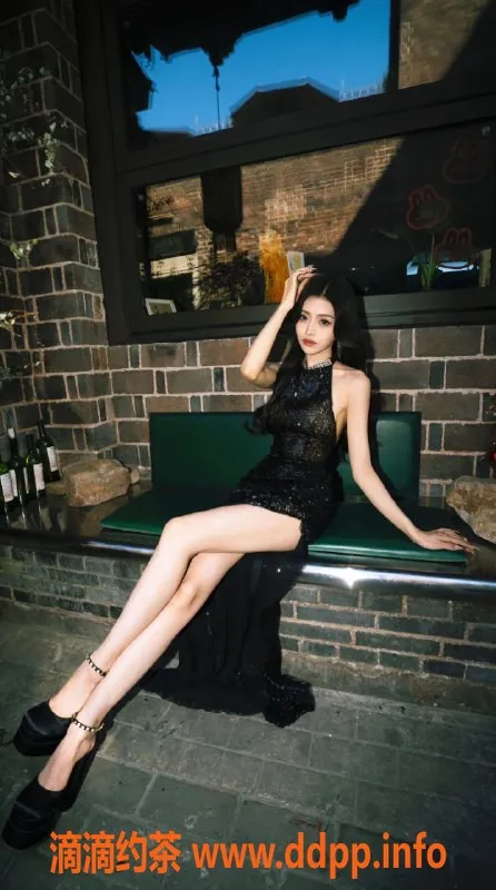 广州楼凤-天河车模张诗曼，初见只需2500pp