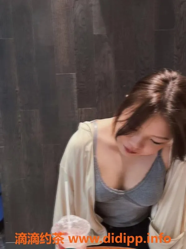 厦门楼凤资源信息,厦门清纯系美女，服务优质，提前预约哦