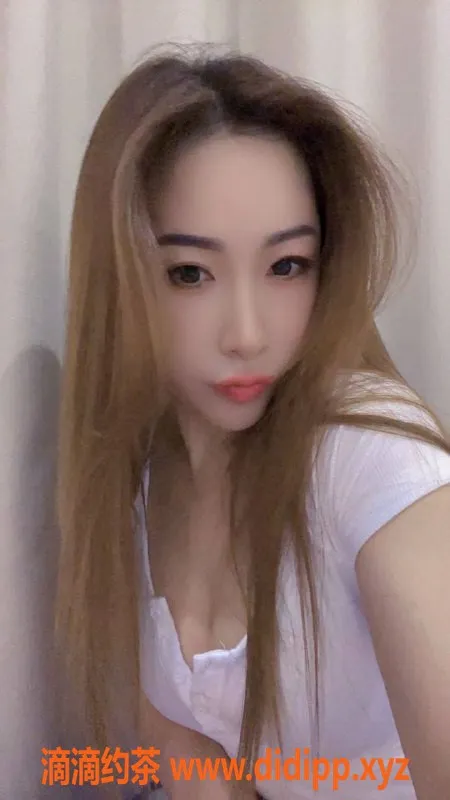 杭州楼凤-拱墅区27岁东北少妇，身高165c罩杯，600p起