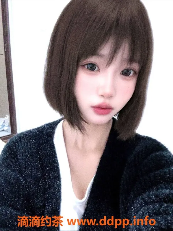 杭州楼凤-成都子苒：18岁萌妹，身高164，特惠千元体验