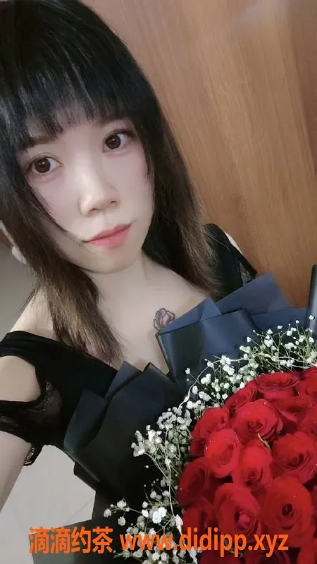 东莞楼凤-大朗28岁猫七七，160CM，40KG，舌吻全套300元