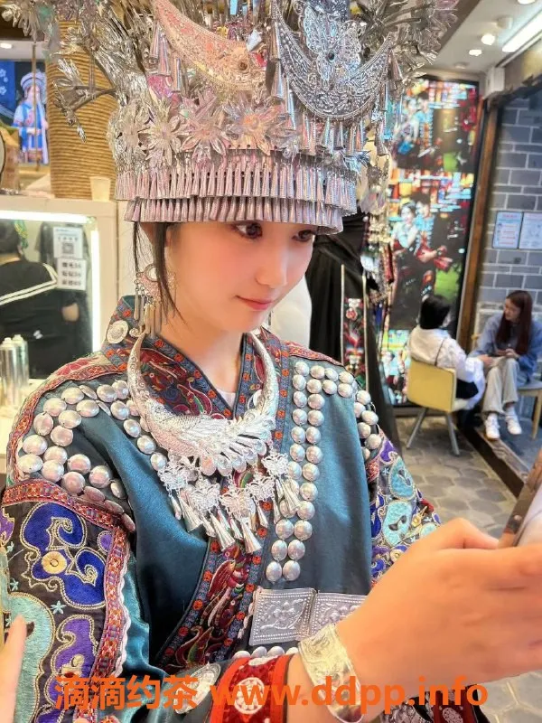 上海楼凤-徐汇长腿嫩妹梦雯雯，1100元起