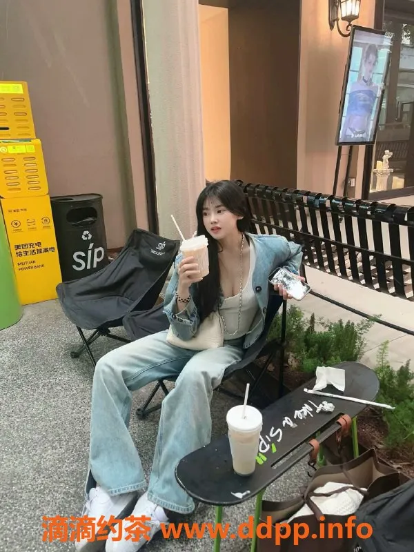 杭州楼凤-西湖区乐儿，165CM S型美女，热情服务推荐