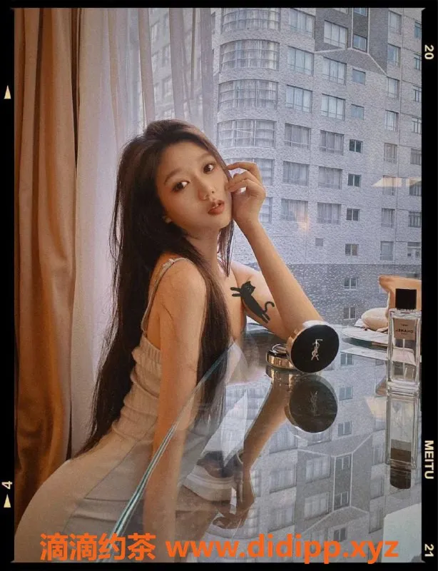 杭州楼凤-杭州兔兔酱20岁素颜美女，套餐1200元起