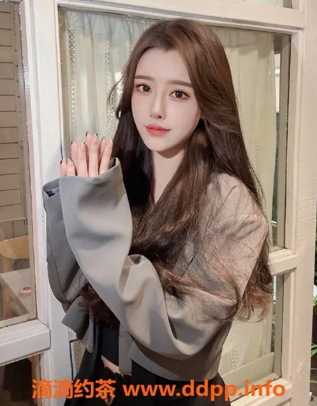 上海楼凤-普陀长腿美女林佳怡，体验二千鸳鸯浴！