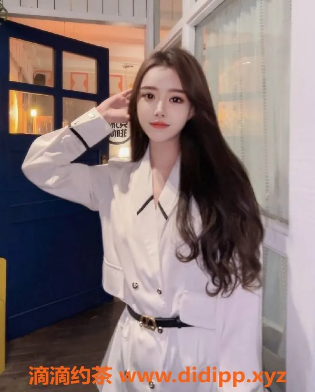 上海楼凤-普陀长腿美女林佳怡，体验二千鸳鸯浴！