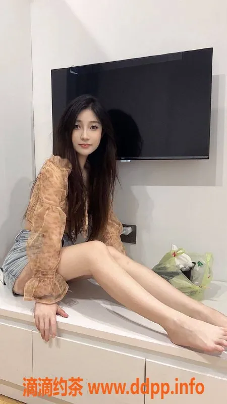 杭州楼凤-余杭区佳佳 20岁90斤陪浴服务 段子价1000