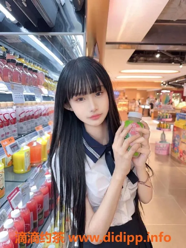 福州楼凤-鼓楼区女友般体验橘子，20岁身高165