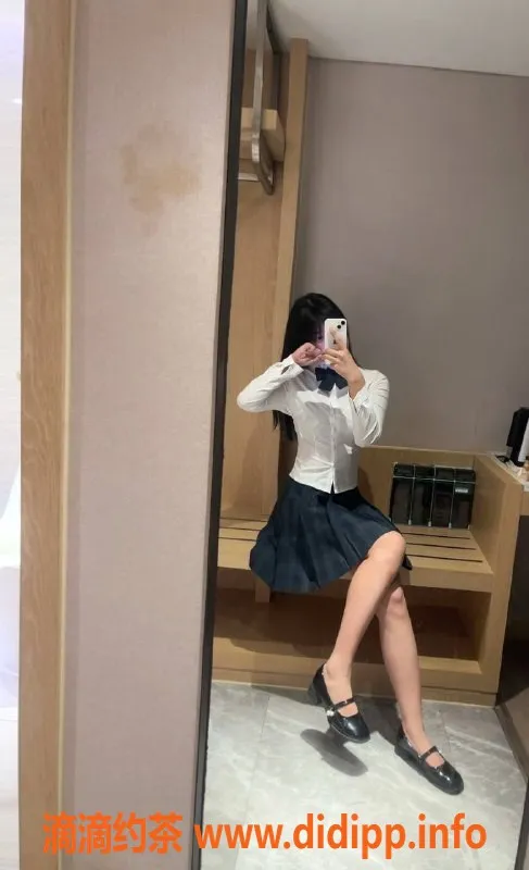 杭州楼凤资源信息,拱墅区嫩妹柚柚，170cm 106斤，800元起包时不限次