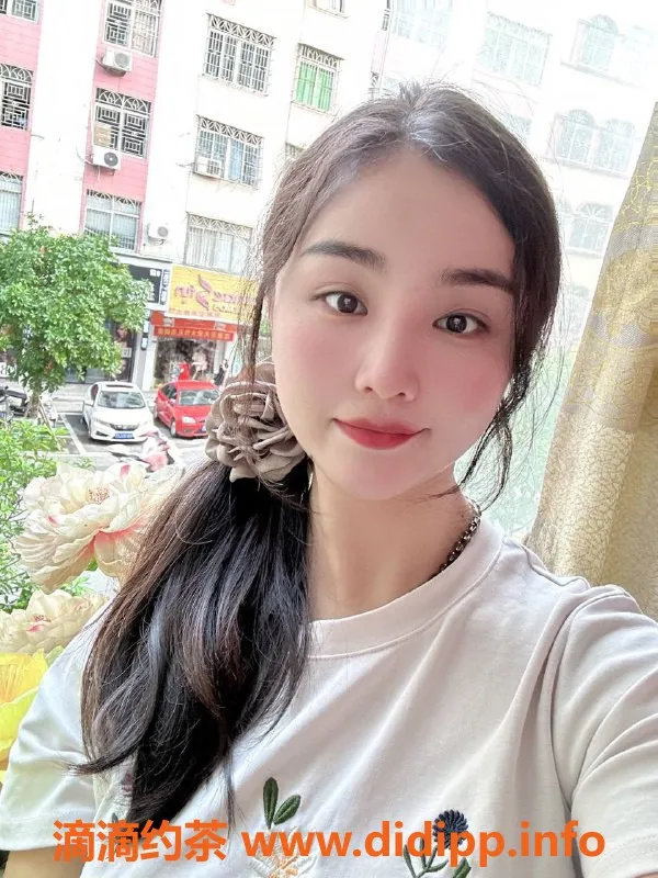 东莞楼凤-南城婷婷，163身高，52kg，真空36D，热情服务！