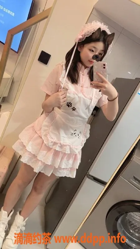 长沙楼凤资源信息,岳麓区19岁思思，165cm身高，C罩杯热情服务