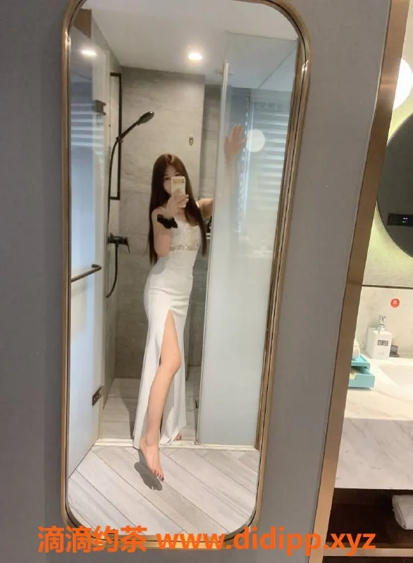 深圳楼凤-福田AV御姐艾希，1588起价，私密服务等你体验！