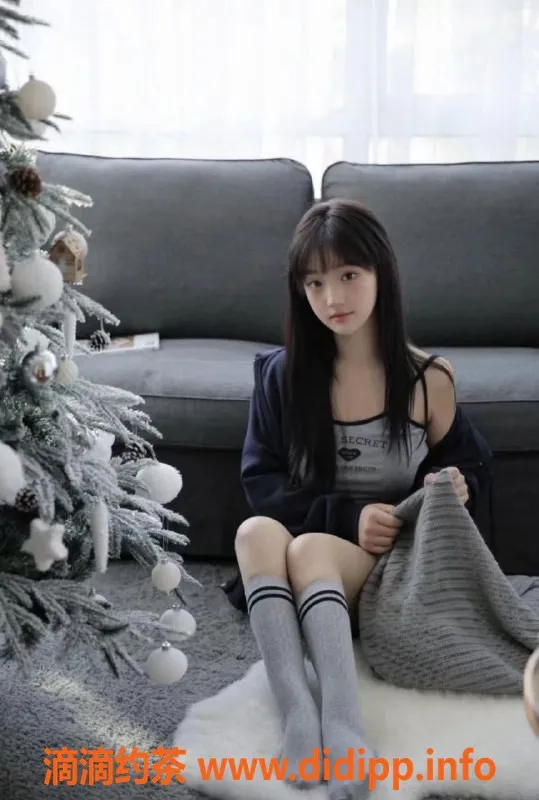 杭州楼凤资源信息,上城萱萱，168高C罩杯，小巧玲珑为您服务