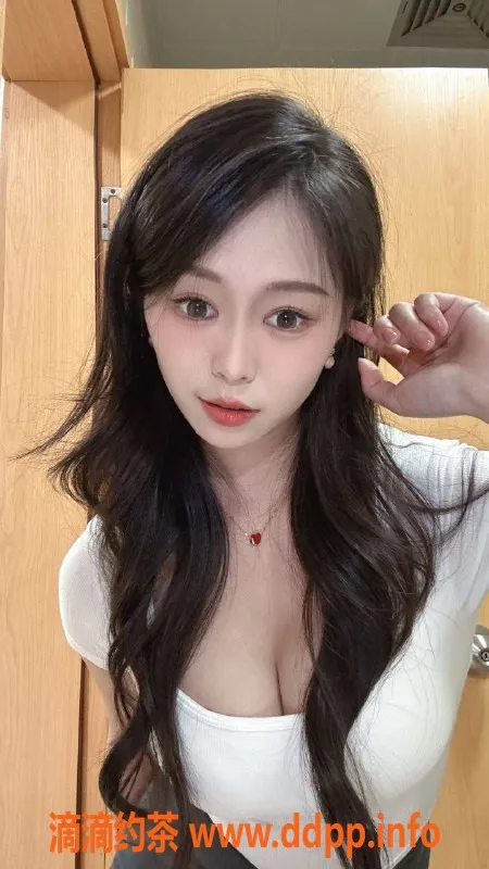 福州楼凤-福州台江小白，36D纯天然，7张精彩体验