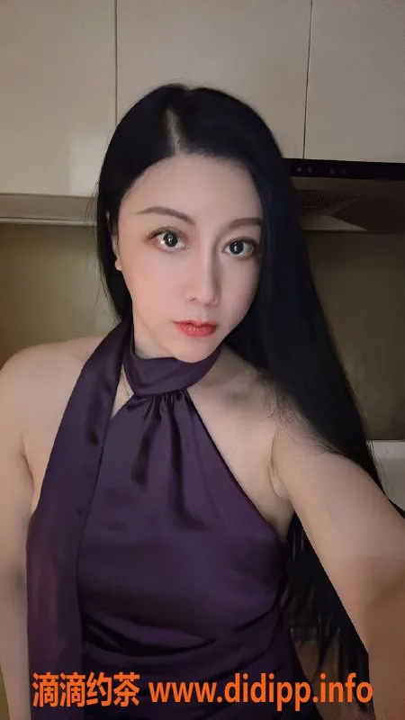 广州楼凤-越秀露曦，800元体验舌吻与鸳鸯浴