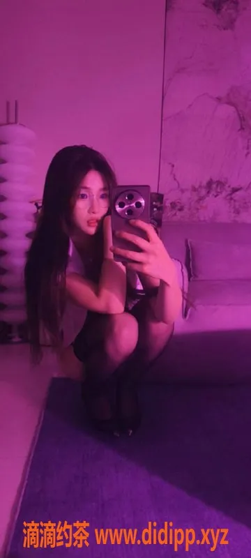 广州楼凤-广州天河白冰，800元御姐服务，特享足交鸳鸯浴