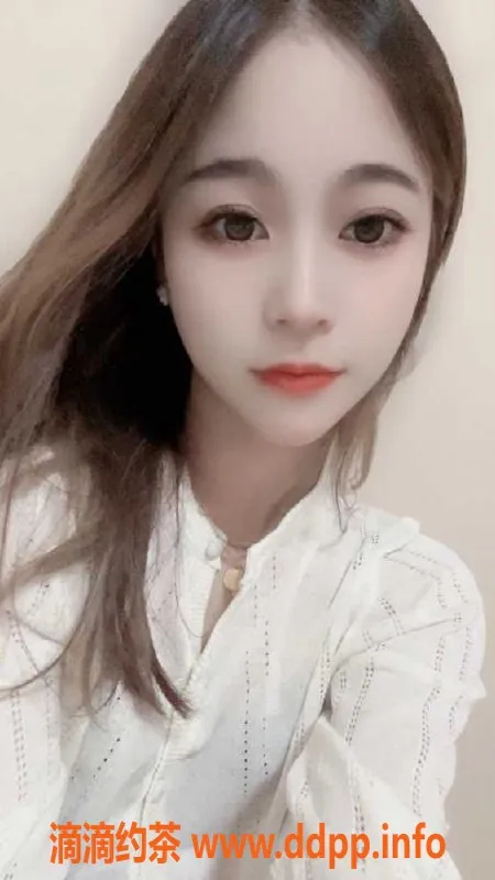 广州楼凤-海珠赤岗小布点，23岁33B美少女，40斤服务周到