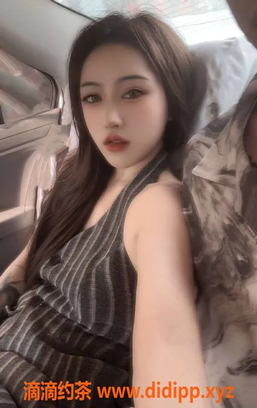 福州楼凤-福清市爱马仕，163cm 42.5kg 36D 可爱嫩妹