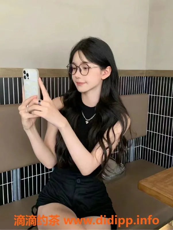 上海楼凤-闵行静萱，163身高、45体重、1400元起服务！