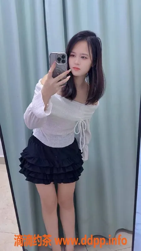 广州楼凤-广州白云小苹果，400元无套吹，69式服务