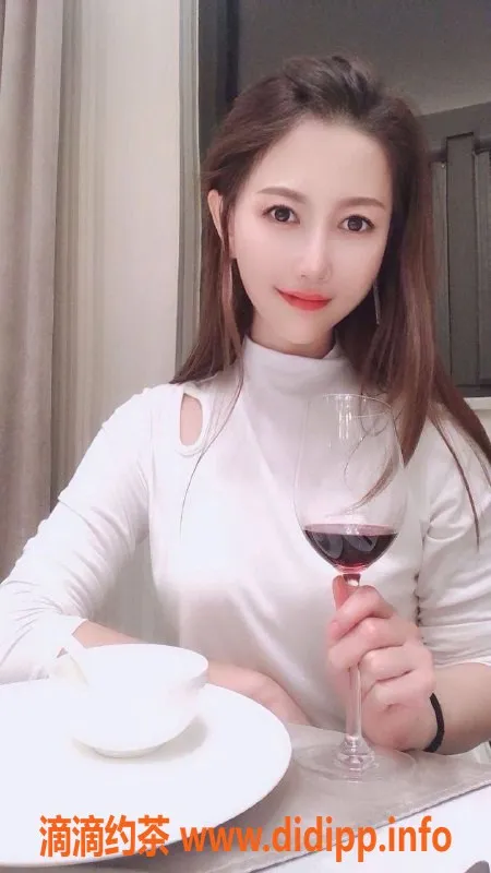 上海楼凤-静安乔伊，身高168，诱惑B罩杯，800元起