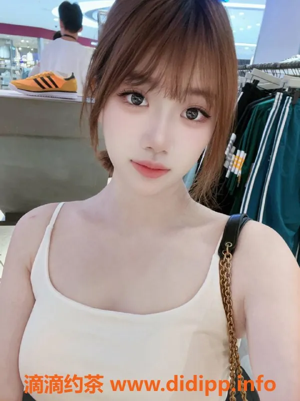 杭州楼凤-西湖区苗条高挑美妞，166cm 48kg 2C+