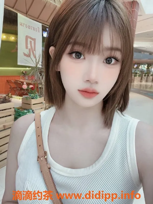 杭州楼凤-西湖区苗条高挑美妞，166cm 48kg 2C+