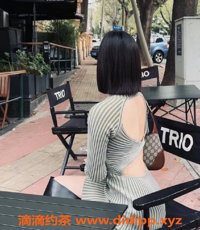 上海楼凤-闵行兰迪，168cm大胸E，1100元享舒适服务