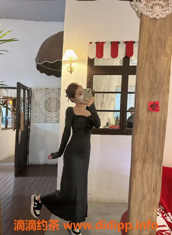 深圳楼凤资源信息,宝安艾米，800元舌吻与六九服务