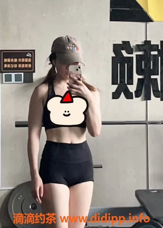 深圳楼凤资源信息,深圳龙华小糖，21岁，160b，900元起