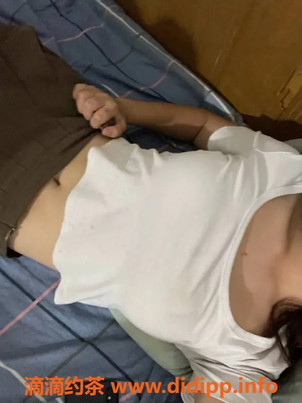 东莞楼凤-小白，大朗地区服务，价位亲民