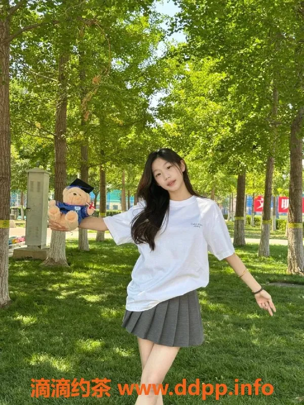 东莞楼凤-塘厦学妹，700一次，服务超赞！