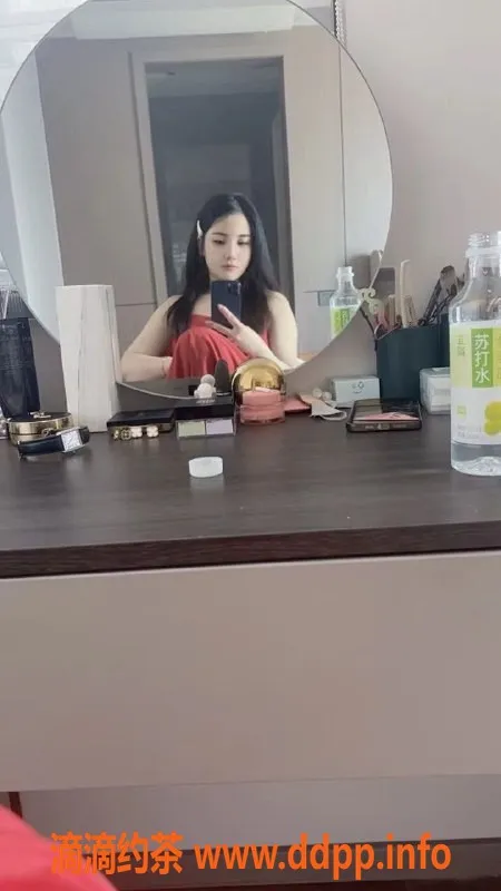 上海楼凤-闵行馨娜，24岁，168cm，36D，800元起