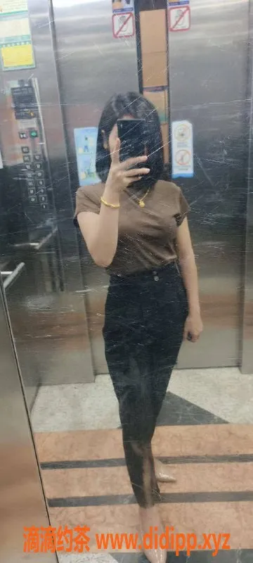 东莞楼凤-东莞长安May，163cm 48斤 34B，激情服务