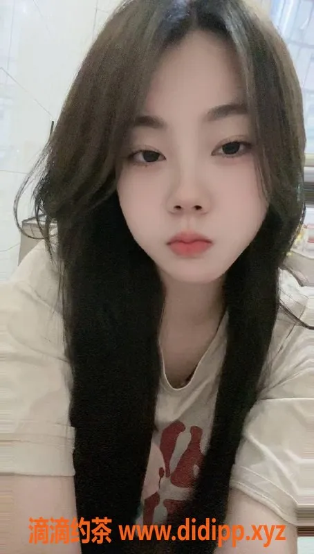 长沙楼凤-雨花区23岁团子，165cm，50kg，热情服务