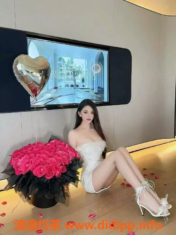 杭州楼凤-拱墅区晨晨，24岁172cm，900元超值服务