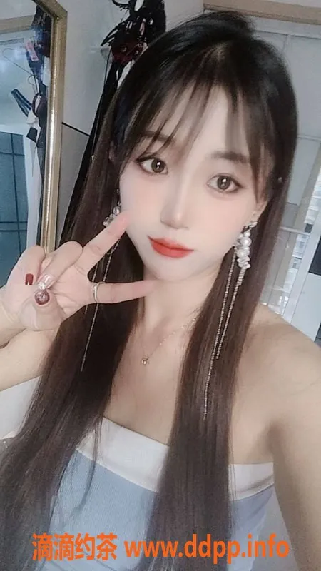 杭州spa会所-拱墅区潇潇，26岁C围，车震上门服务，价格实惠