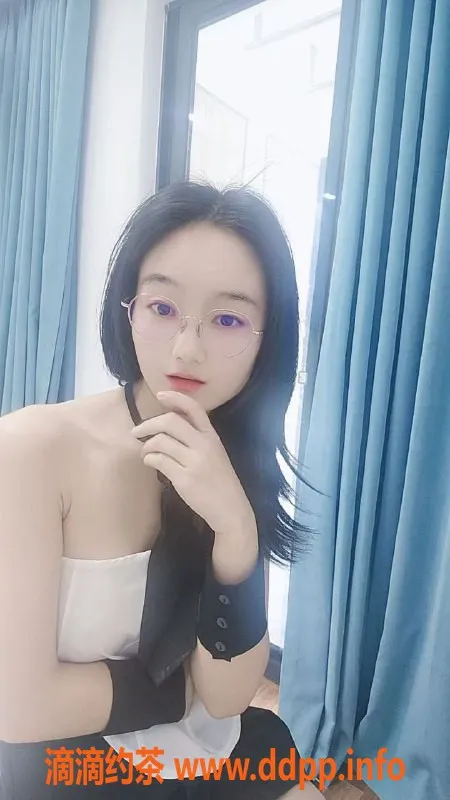 杭州楼凤-19岁瑶瑶，160高、90重，温柔开朗等你体验