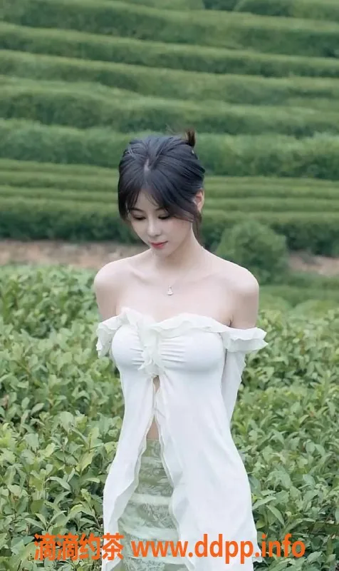 杭州楼凤-拱墅区美少女萱萱，24岁165cm，800元水床69互舔服务