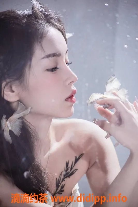 深圳楼凤-福田嫩妹芙宁娜，可外出女友感服务，P1200