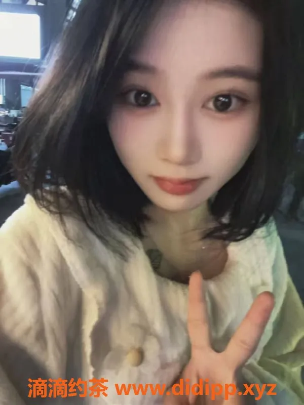 长沙楼凤-雨花区小赵，19岁165cm，C罩杯，高端服务来袭