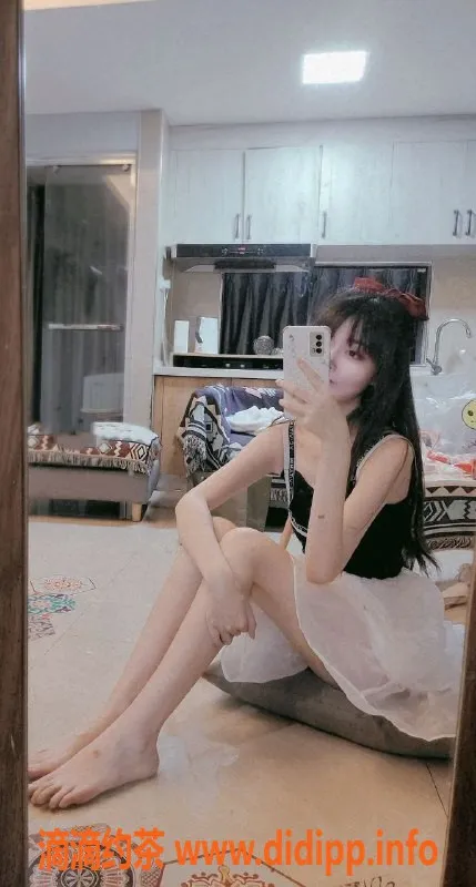 杭州楼凤-余杭小玉米18岁可爱嫩妹，高颜值学生兼职