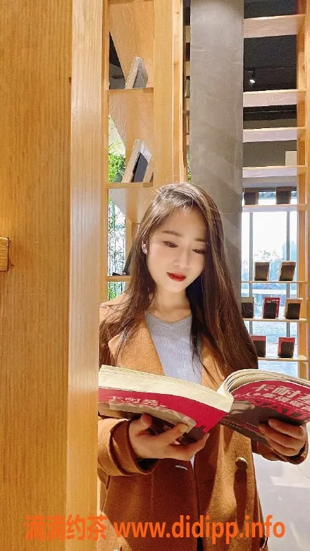 武汉楼凤-武昌媛媛26岁165cm，热情服务随你指引