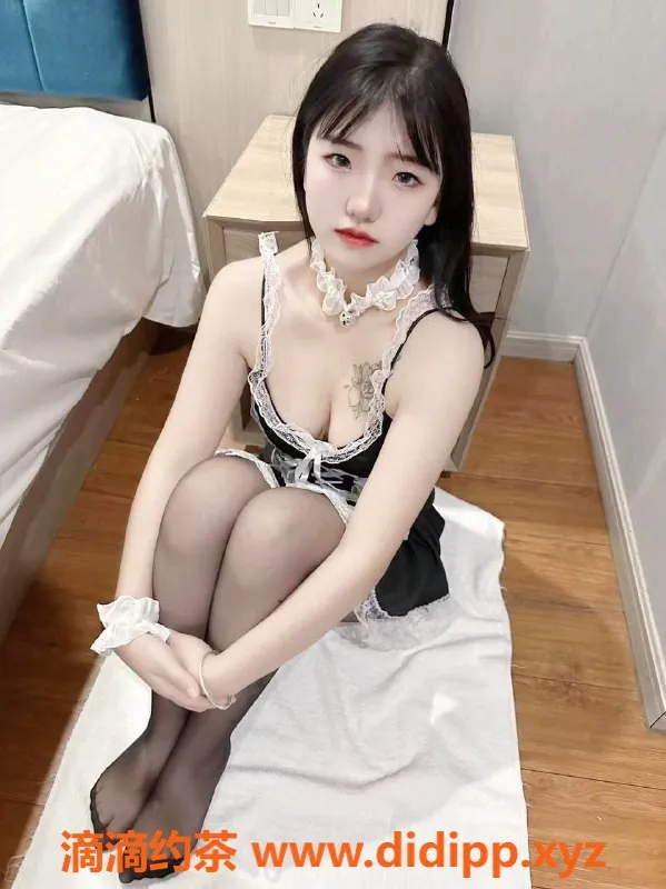 武汉楼凤-光谷新人糖宝：165cm，52kg，陪浴调情，600元起