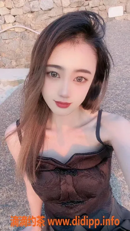 广州楼凤-双飞姐妹花：小涵小花，热情服务，天河约会