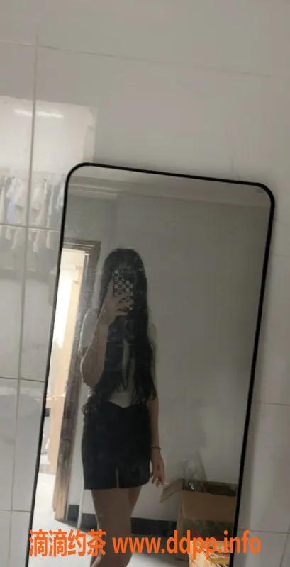 福州楼凤-小芬 20岁 B罩杯 陪浴服务 晋安地区