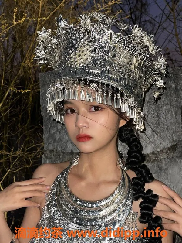 杭州楼凤-滨江壹壹：24岁苗族姑娘，164cm，93斤，1500起